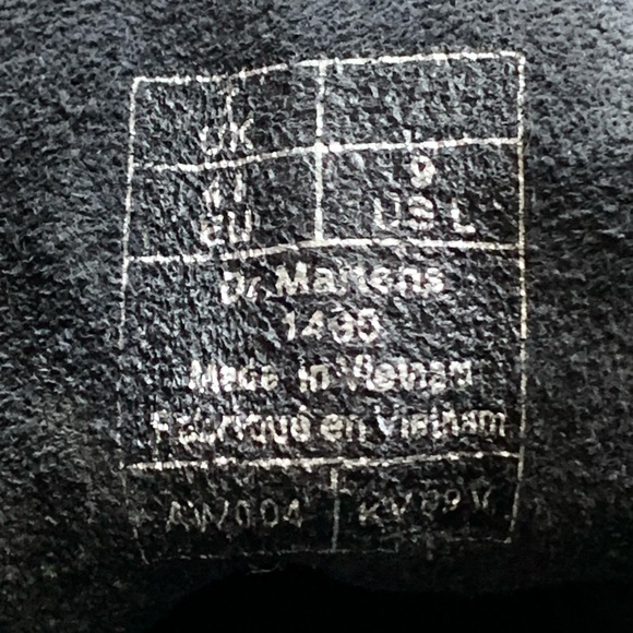 Dr. Martens Sz 9 1490 Black Lace Up Boots Air Wair Cushion Soles - Picture 6 of 6